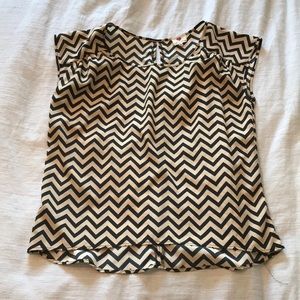 Lightweight top! Cream color with black pattern